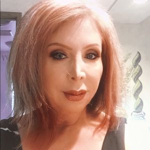 Meet your Posher, Joni
